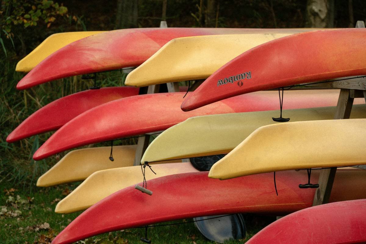 Bar chart showing top causes of kayak seat cushion damage: UV exposure (42%), mildew (20%), abrasion (18%), poor storage (12%), other (8%)
