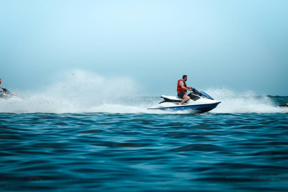 Infographic showing 3 key gaps in kayak rental insurance: damage liability, third-party injury, gear loss