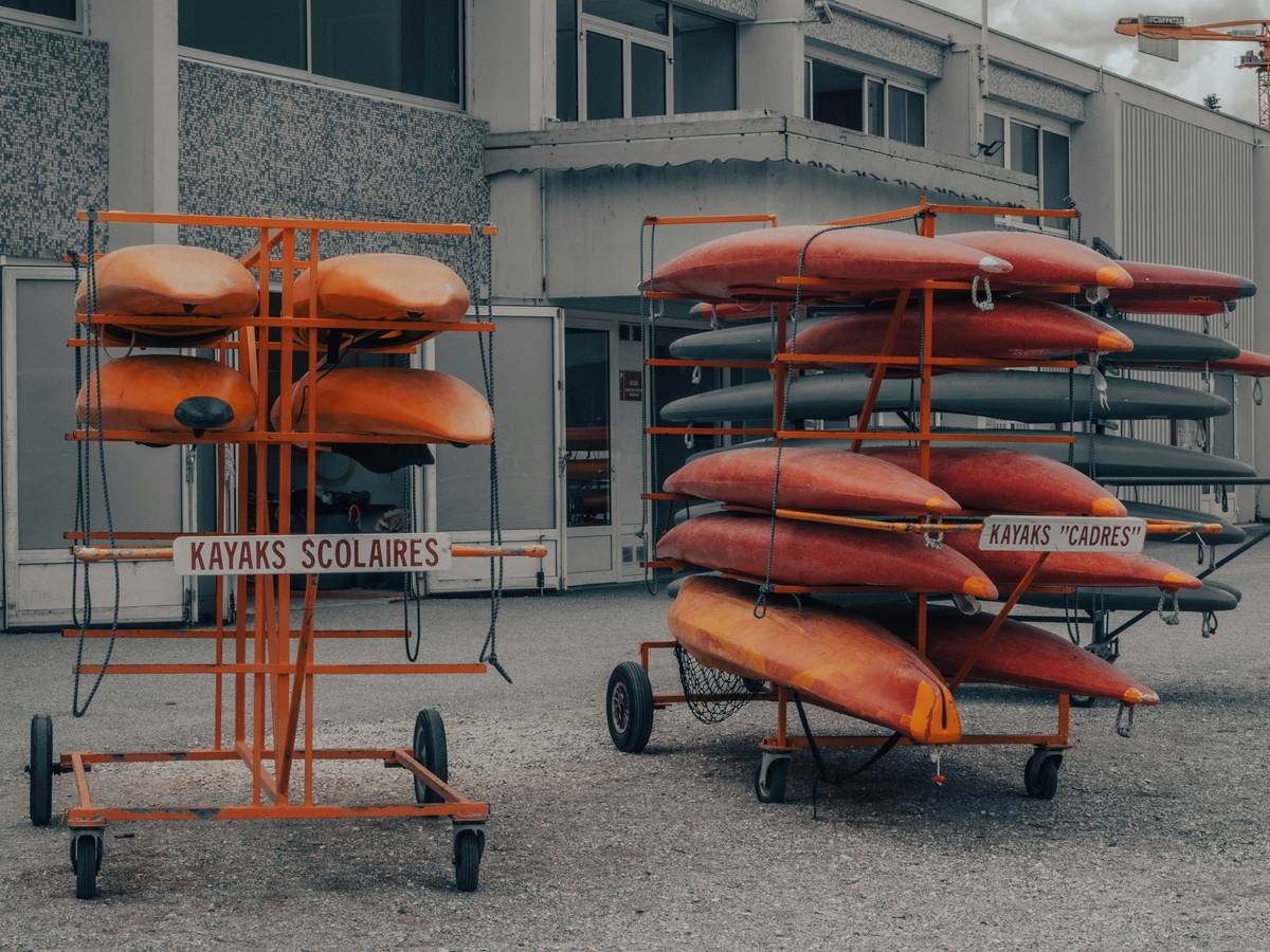 Flowchart showing what kayak gear insurance typically covers vs. what rental waivers exclude
